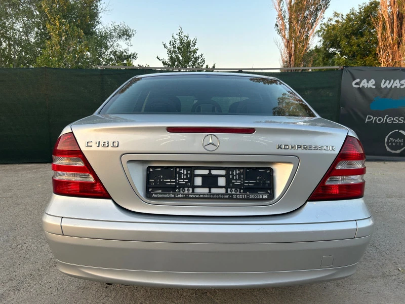 Mercedes-Benz C 180 Kompressor, снимка 4 - Автомобили и джипове - 46561449