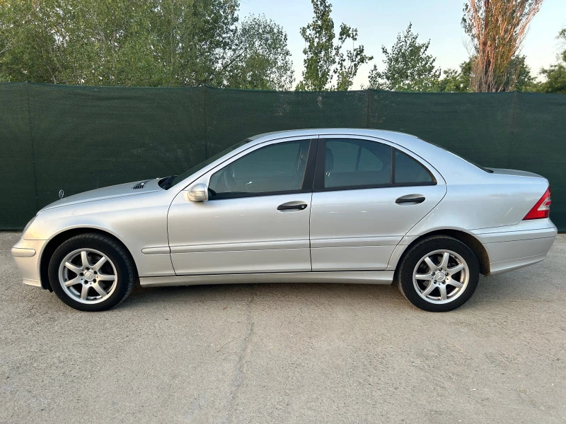 Mercedes-Benz C 180 Kompressor, снимка 2 - Автомобили и джипове - 46561449