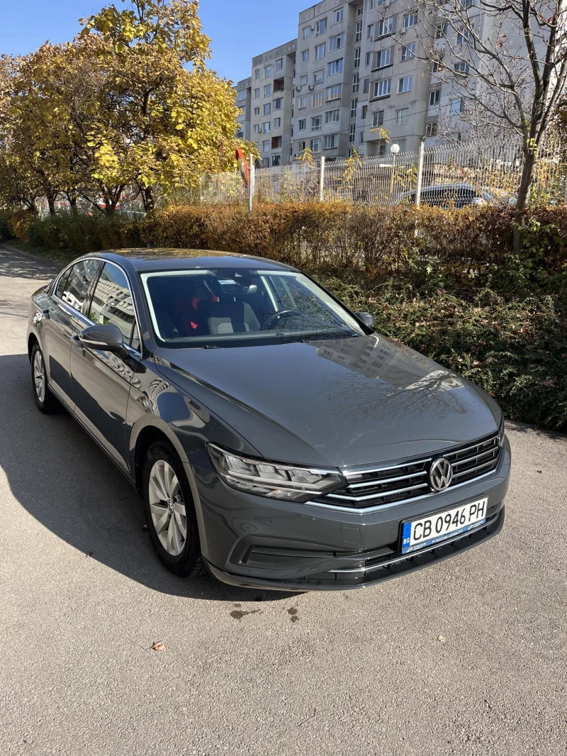 VW Passat 1.5TSI Business КАТО НОВ, снимка 1 - Автомобили и джипове - 47785747