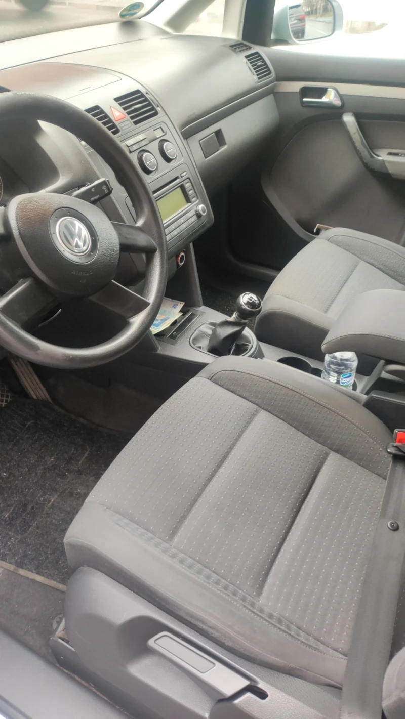 VW Touran 1.6, снимка 5 - Автомобили и джипове - 48450198