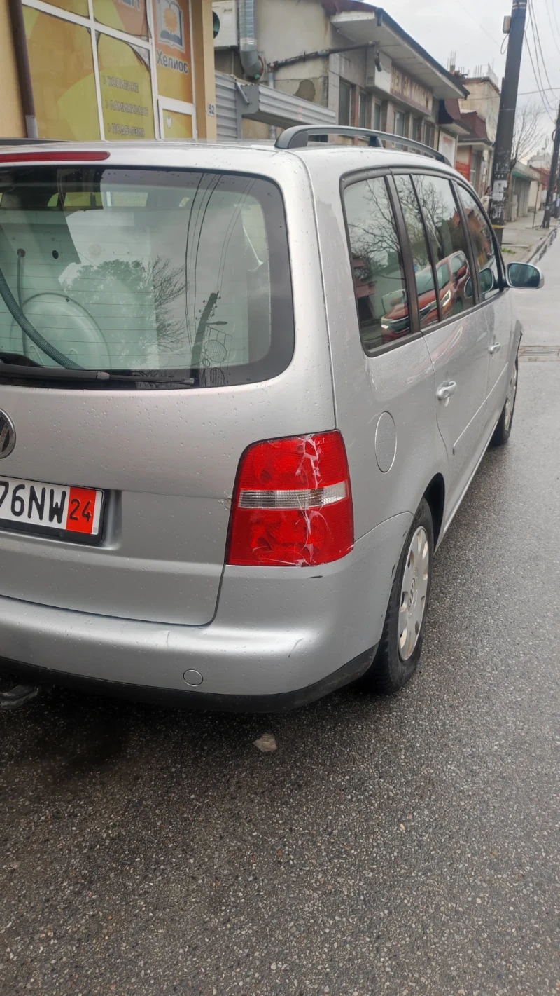 VW Touran 1.6, снимка 2 - Автомобили и джипове - 48450198