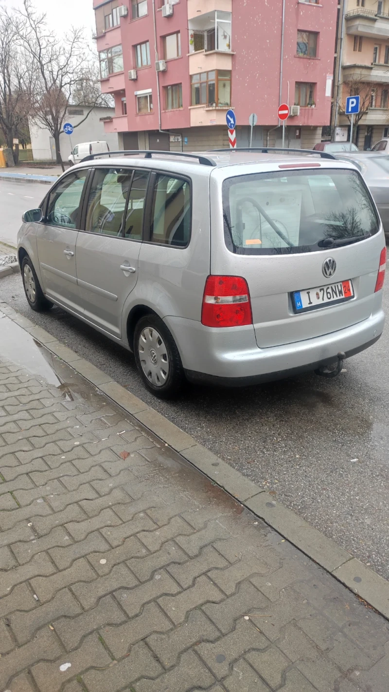 VW Touran 1.6, снимка 3 - Автомобили и джипове - 48450198