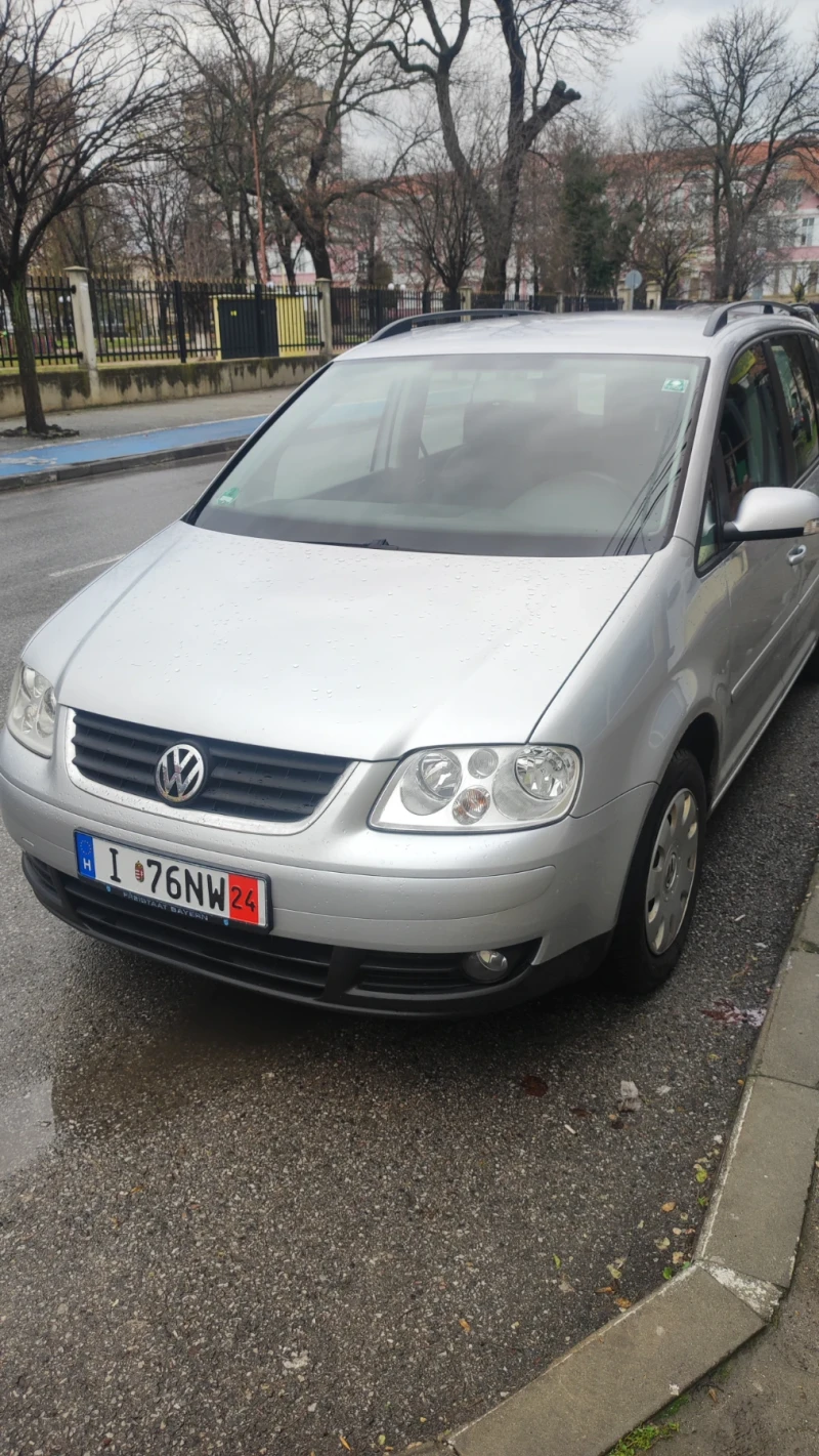 VW Touran 1.6, снимка 1 - Автомобили и джипове - 48450198