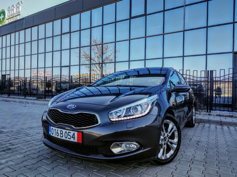 Kia Ceed * 1, 6 CRDi* ACTIVE* PANORAMA* KAMERA* KEYLESS* FU, снимка 1 - Автомобили и джипове - 49070085