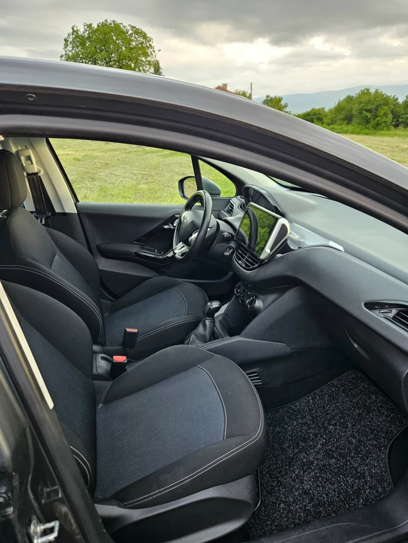 Peugeot 208 1.4 HDI EURO5 , снимка 10 - Автомобили и джипове - 51776303
