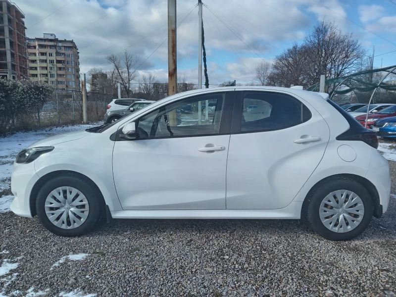 Toyota Yaris 1.5i Гаранционна, снимка 5 - Автомобили и джипове - 53075360