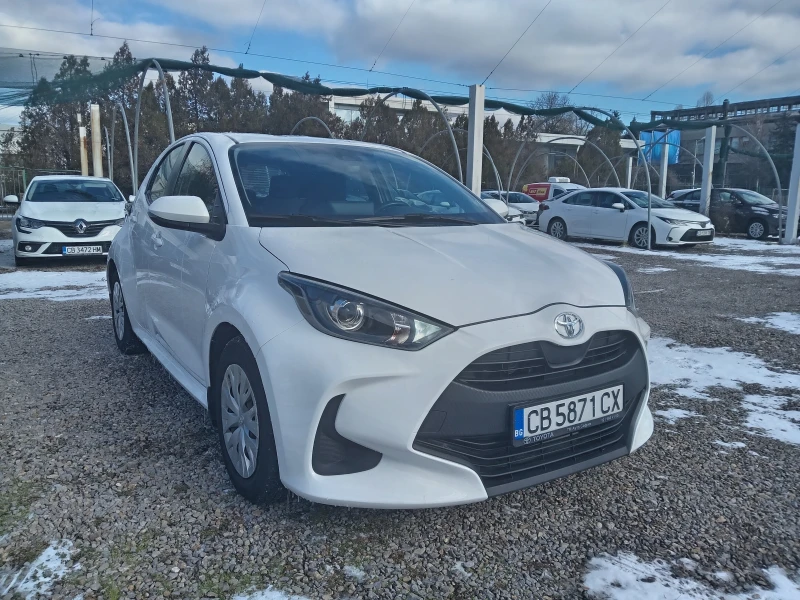 Toyota Yaris 1.5i Гаранционна, снимка 2 - Автомобили и джипове - 53075360