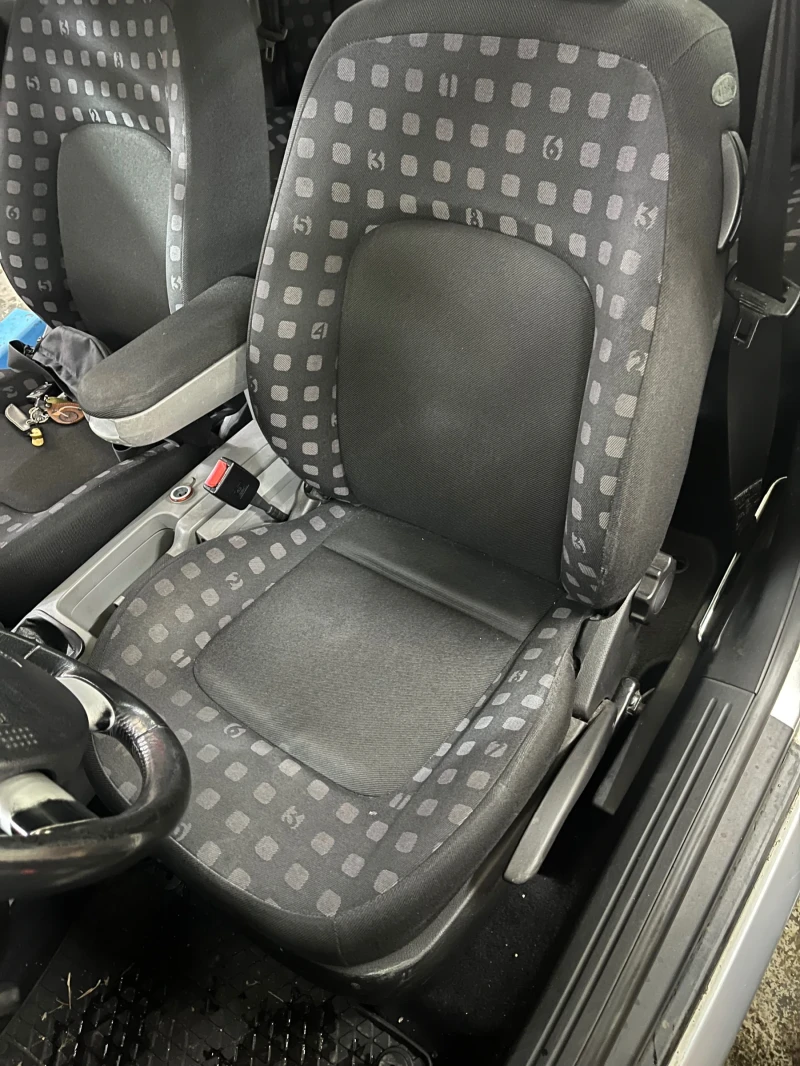 VW New beetle, снимка 10 - Автомобили и джипове - 53220474