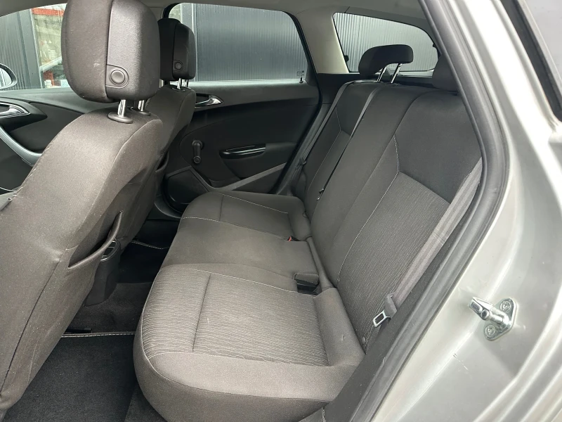 Opel Astra  1.7 CDTI 6ck 110kc Sports Tоurer , снимка 14 - Автомобили и джипове - 53413755