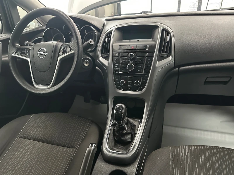 Opel Astra  1.7 CDTI 6ck 110kc Sports Tоurer , снимка 9 - Автомобили и джипове - 53413755