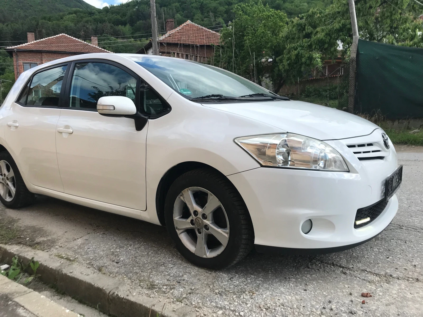 Toyota Auris 2.0D D4D FACE - изображение 4