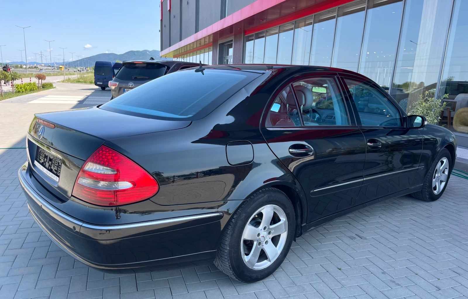 Mercedes-Benz E 320 Cdi Avantgarde - изображение 4