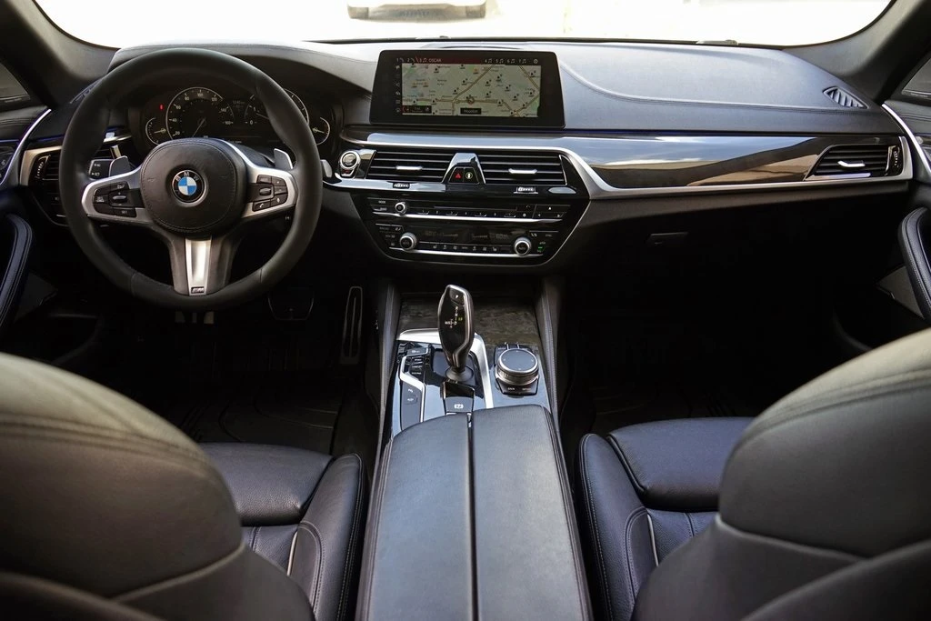 BMW 540 M-PACK* HARMAN* 360* ПОДГРЕВИ - изображение 4