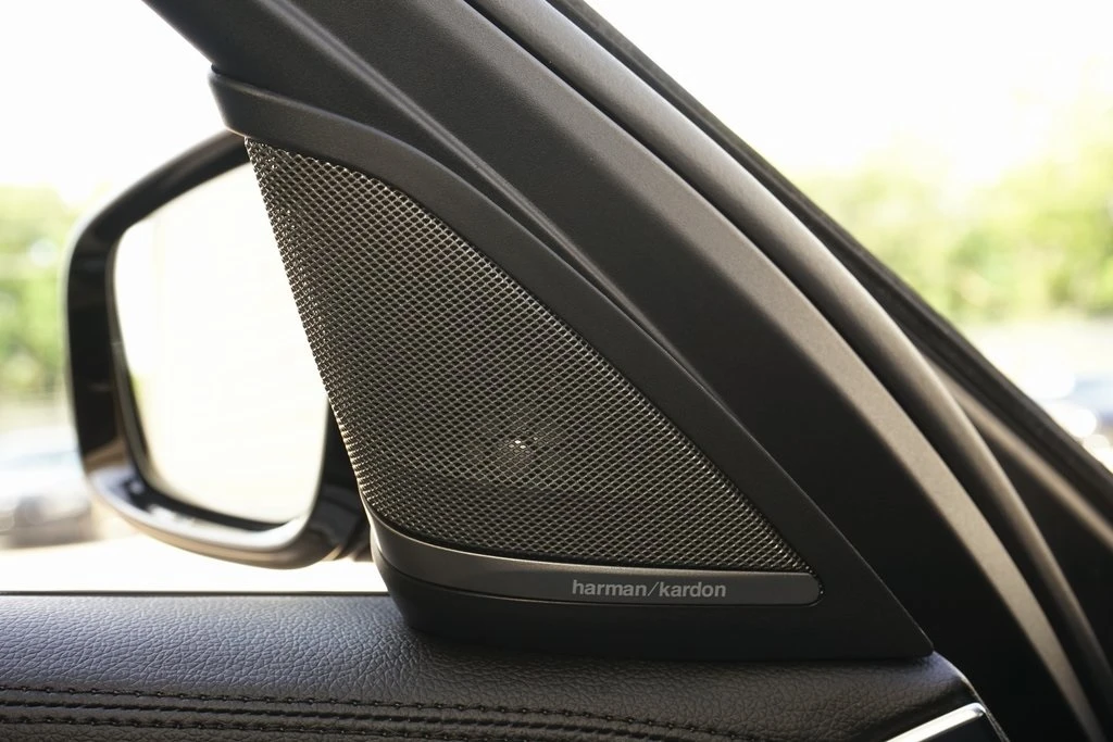 BMW 540 M-PACK* HARMAN* 360* ПОДГРЕВИ - изображение 10