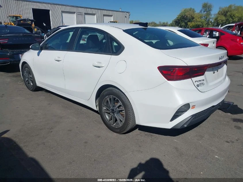 Kia Forte 2.0L I-4 DOHC, VVT, 147HP Front Wheel Drive - изображение 8