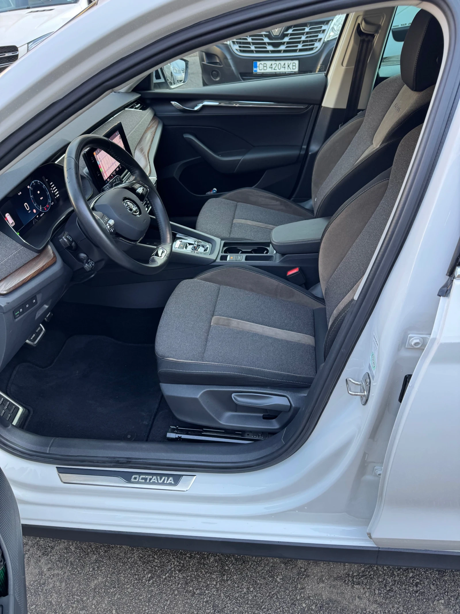 Skoda Octavia SCOUT 2.0TDI/DSG 4✖4 FULL, снимка 8 - Автомобили и джипове - 54401970