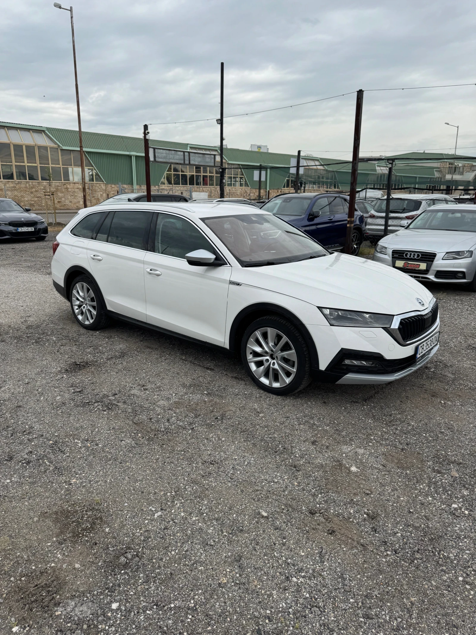 Skoda Octavia SCOUT 2.0TDI/DSG 4✖4 FULL, снимка 2 - Автомобили и джипове - 54401970