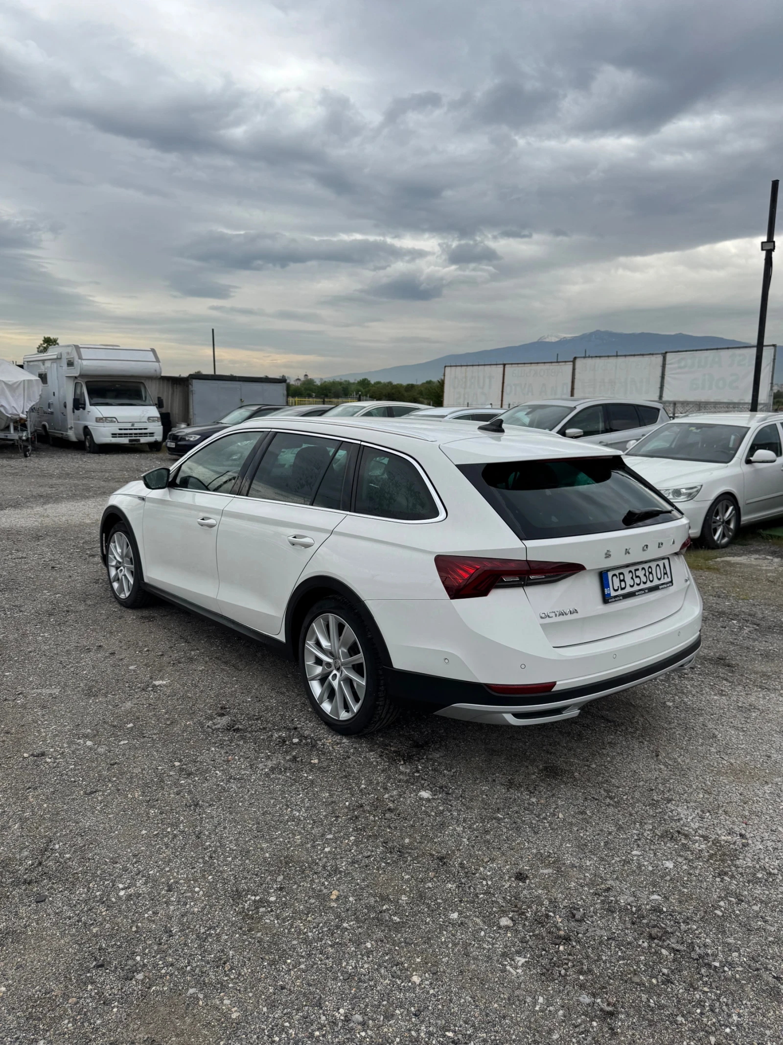 Skoda Octavia SCOUT 2.0TDI/DSG 4✖4 FULL, снимка 5 - Автомобили и джипове - 54401970