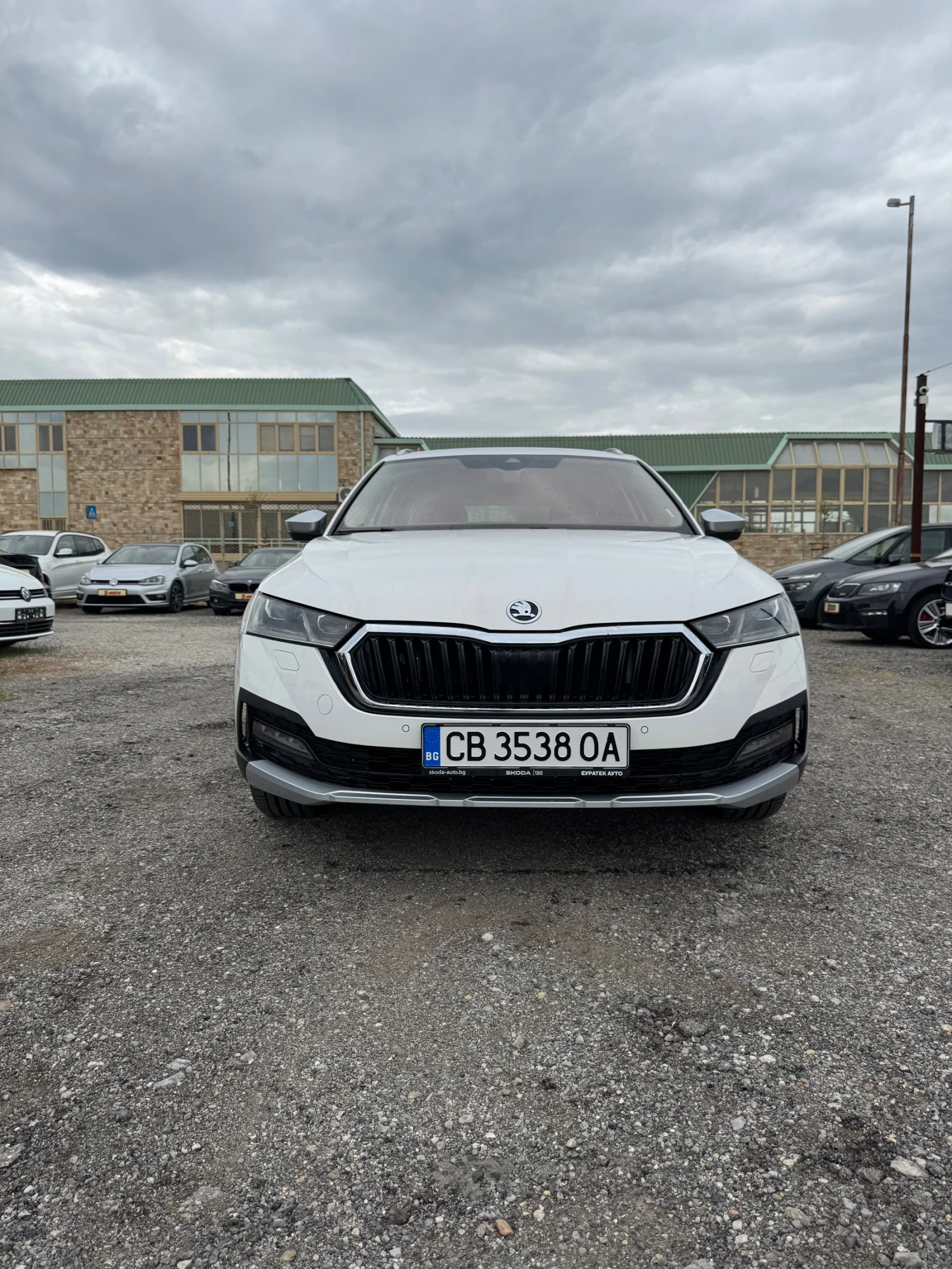 Skoda Octavia SCOUT 2.0TDI/DSG 4✖4 FULL, снимка 4 - Автомобили и джипове - 54401970