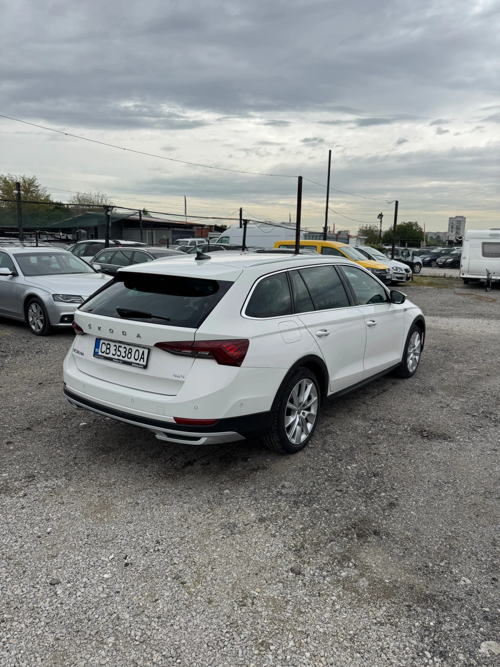 Skoda Octavia SCOUT 2.0TDI/DSG 4✖4 FULL, снимка 6 - Автомобили и джипове - 54401970