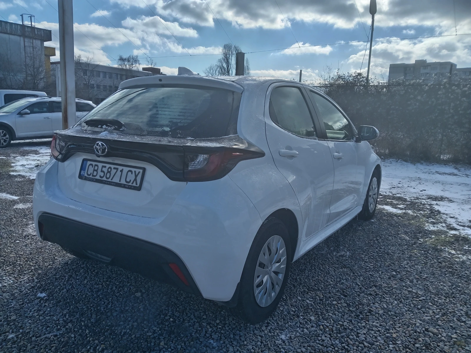 Toyota Yaris 1.5i Гаранционна - изображение 3