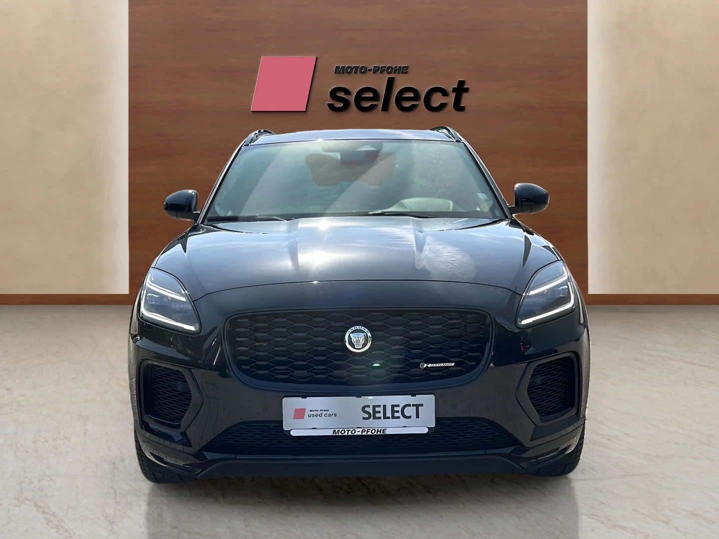 Jaguar E-pace 2.0 L - изображение 3