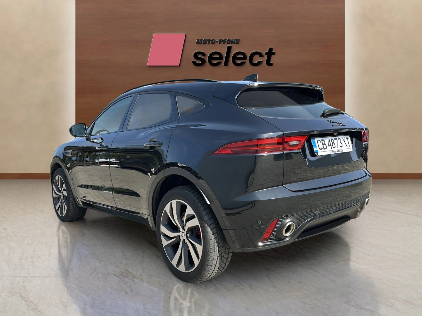 Jaguar E-pace 2.0 L - изображение 6