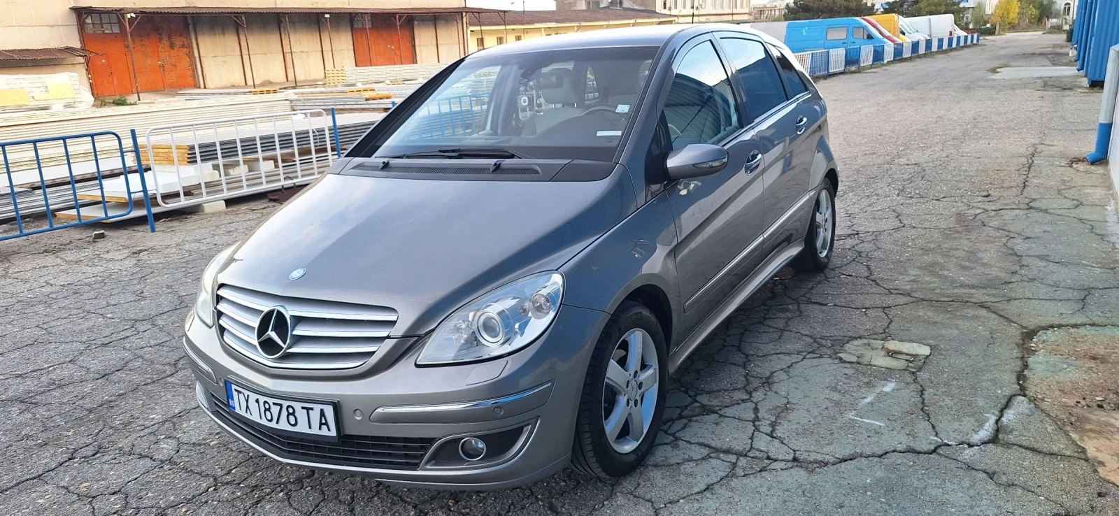 Mercedes-Benz B 170, снимка 2 - Автомобили и джипове - 54243086