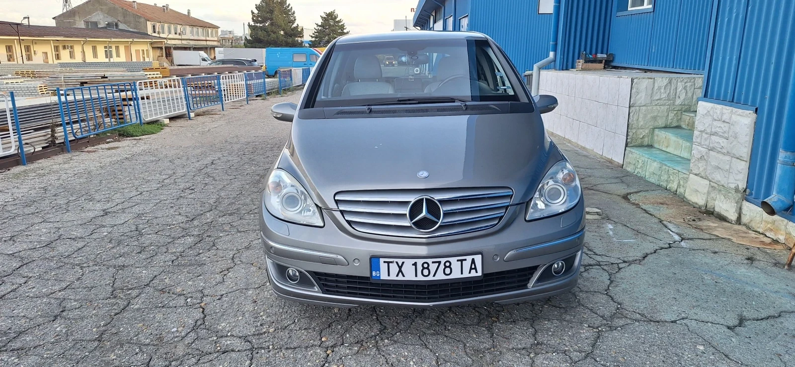 Mercedes-Benz B 170