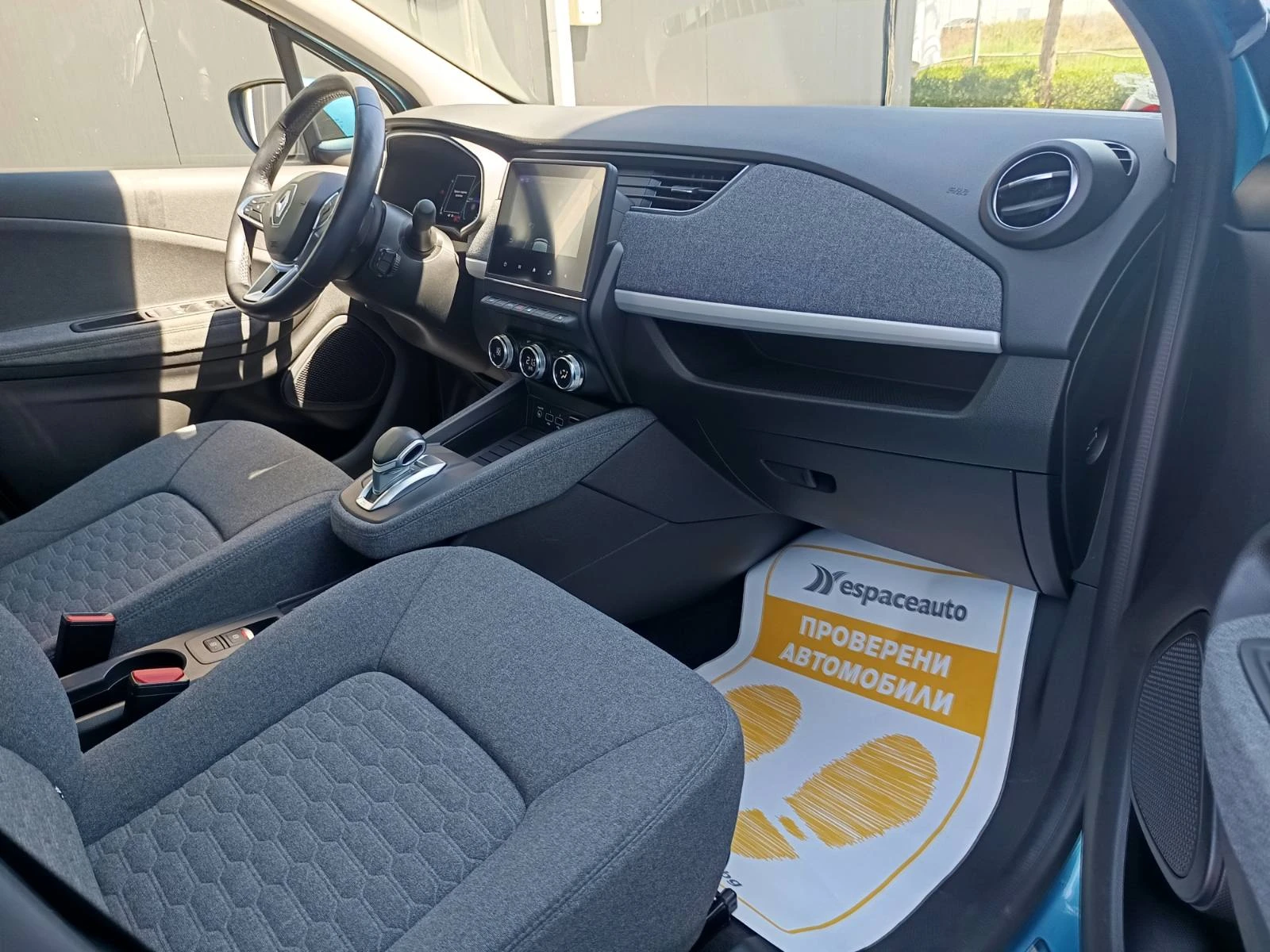 Renault Zoe 52 kw / 109 к.с., снимка 16 - Автомобили и джипове - 54302205