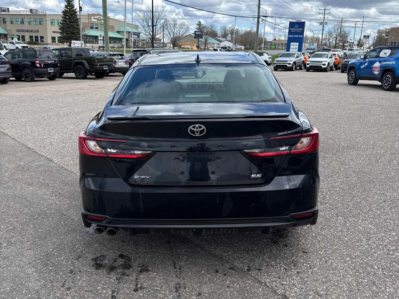 Toyota Camry SE/Hybrid/FWD/ЧИСТА ИСТОРИЯ, снимка 5 - Автомобили и джипове - 54412153