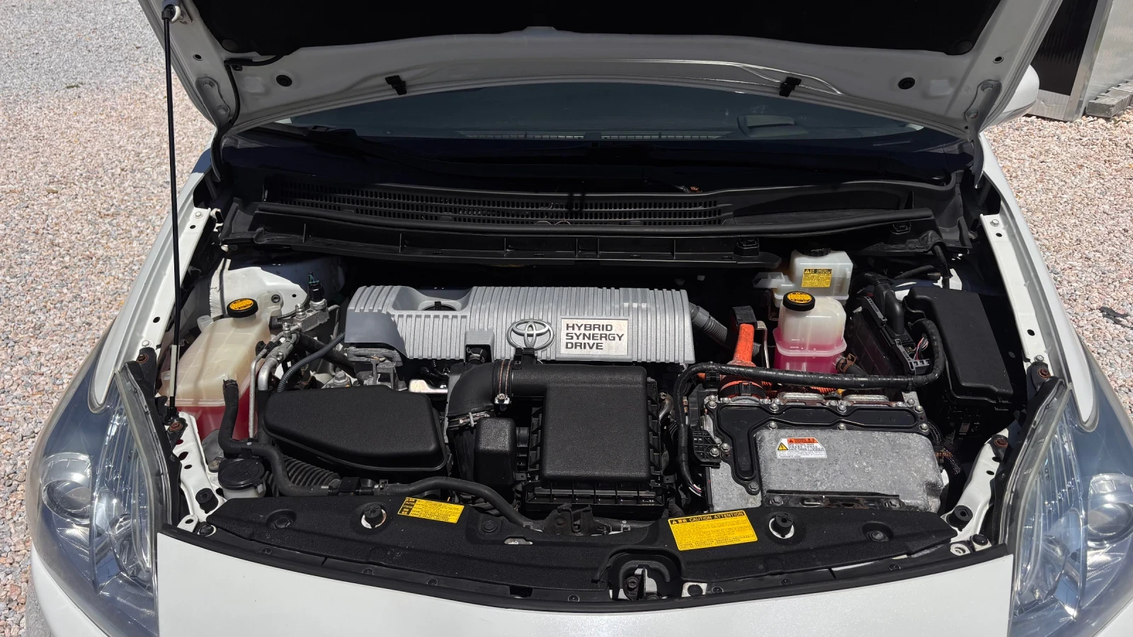 Toyota Prius Нов внос от Италия, снимка 11 - Автомобили и джипове - 54855659