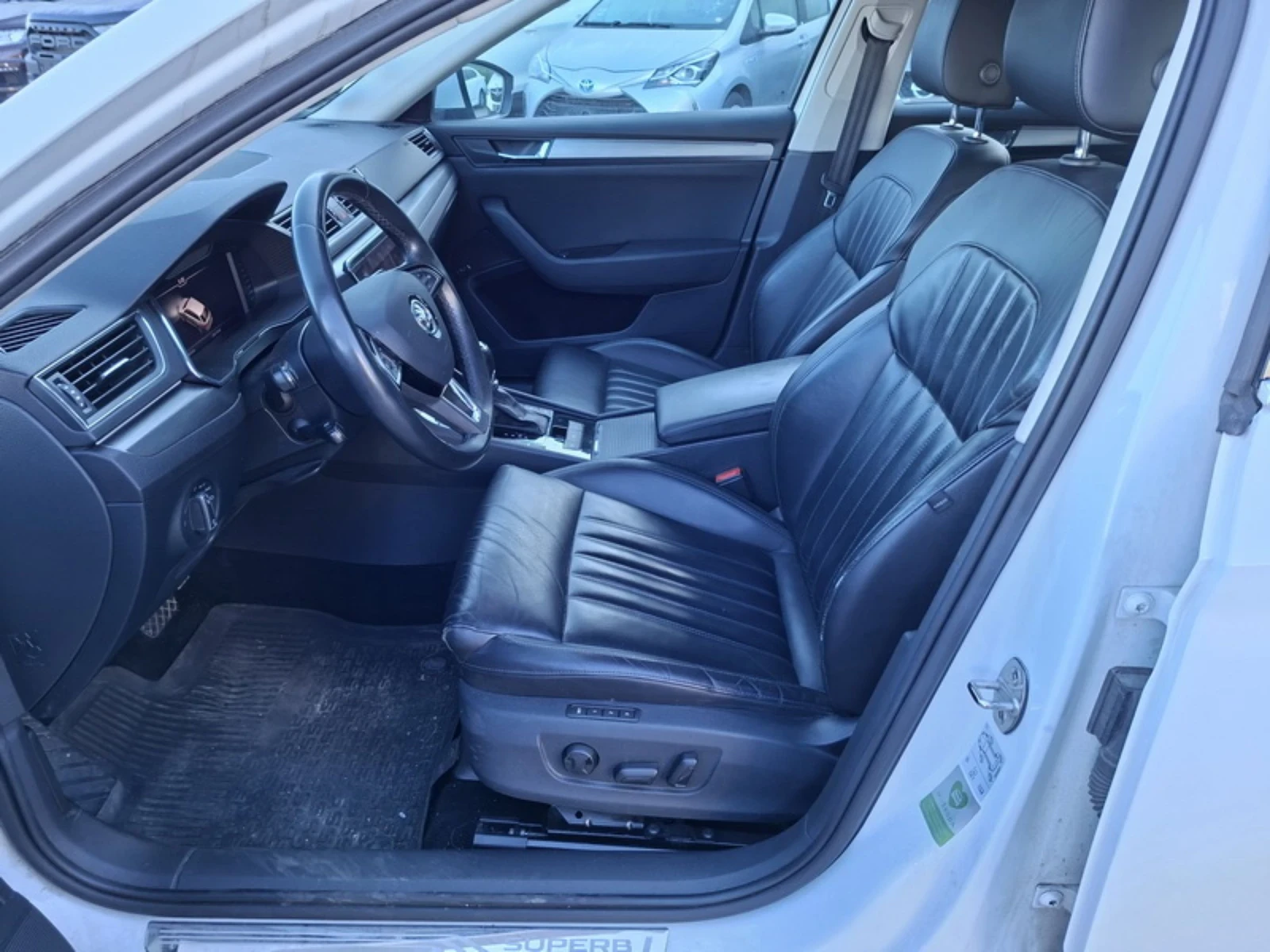 Skoda Superb 2.0 TSI 272hp | DSG | 4x4 | Matrix | Digital, снимка 7 - Автомобили и джипове - 54875669