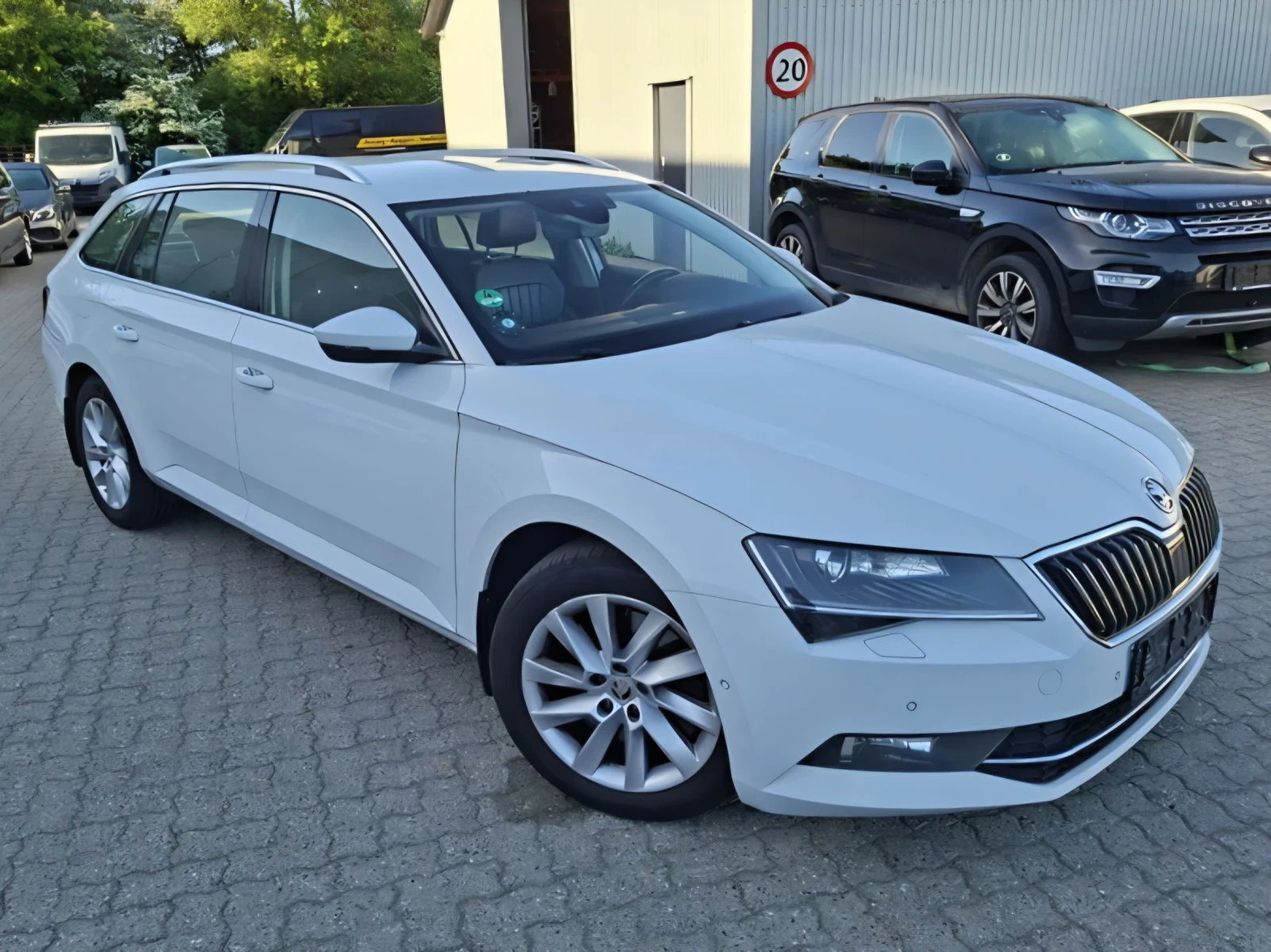 Skoda Superb 2.0 TSI 272hp | DSG | 4x4 | Matrix | Digital
