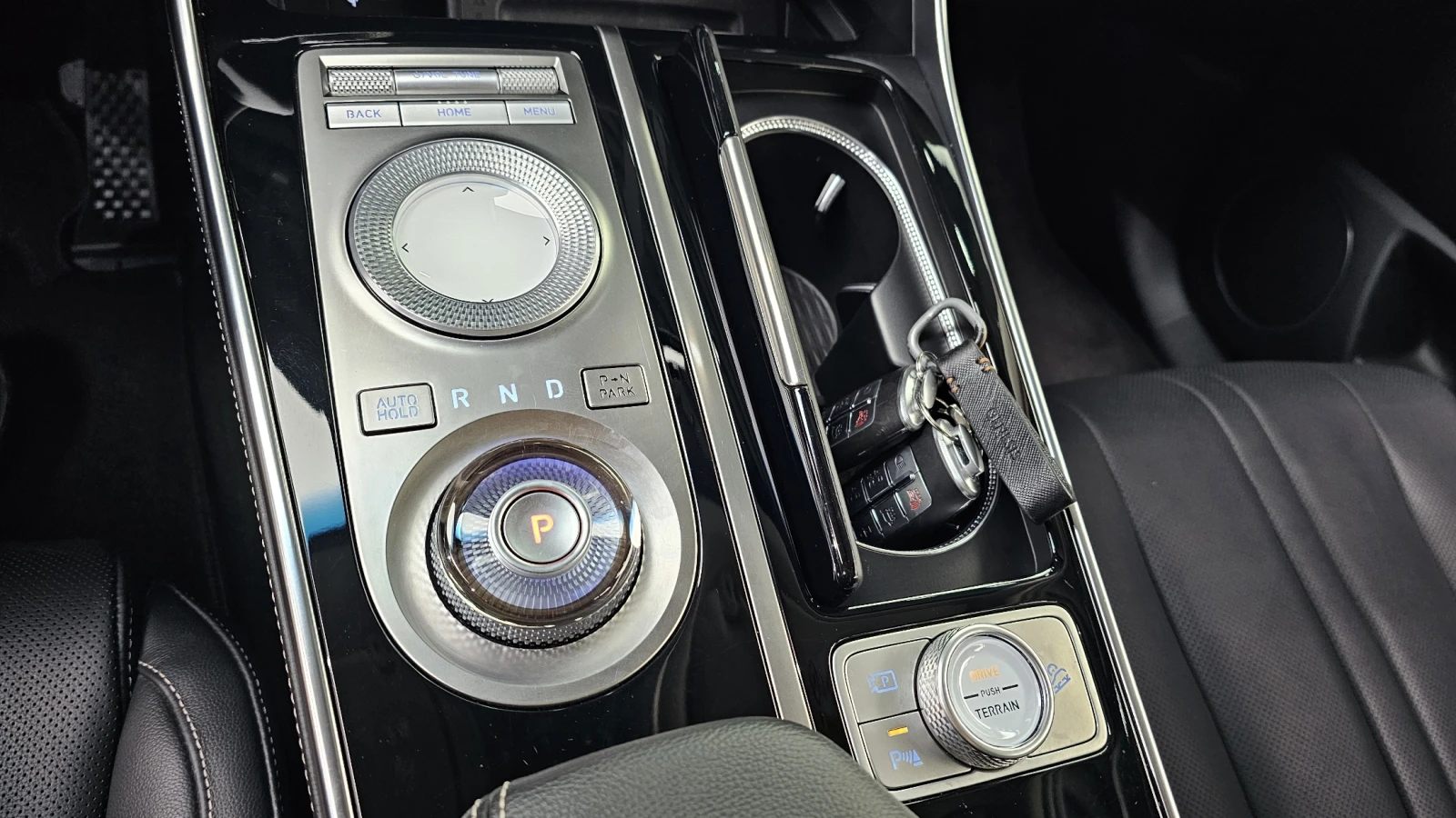 Genesis GV80 2.5* ЕЛ. БАГАЖНИК* BLIND SPOT* ОБДУХВАНЕ* КРАЙНА Ц, снимка 9 - Автомобили и джипове - 55302259