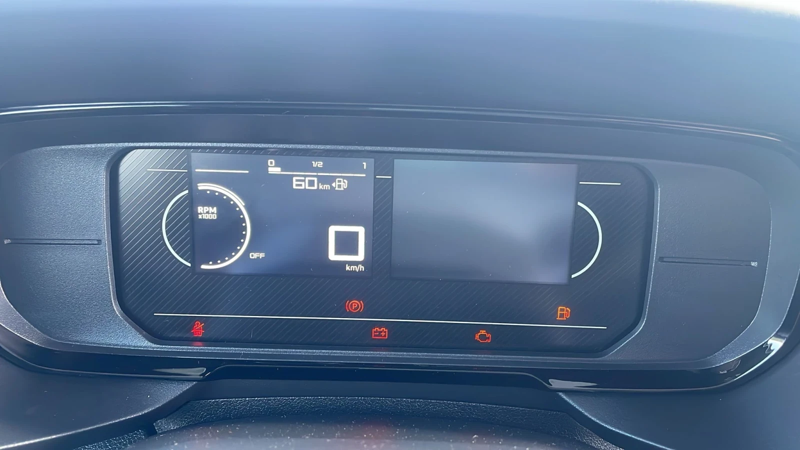 Fiat Doblo 1.6 D чисто нови, снимка 7 - Автомобили и джипове - 55317021