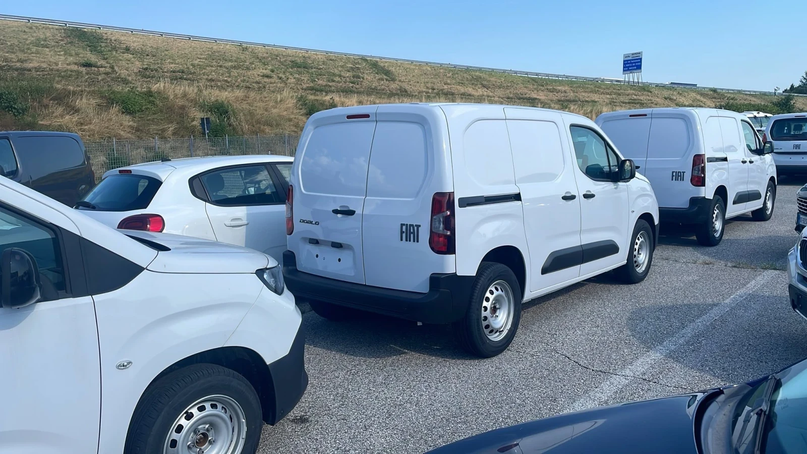 Fiat Doblo 1.6 D чисто нови, снимка 2 - Автомобили и джипове - 55317021