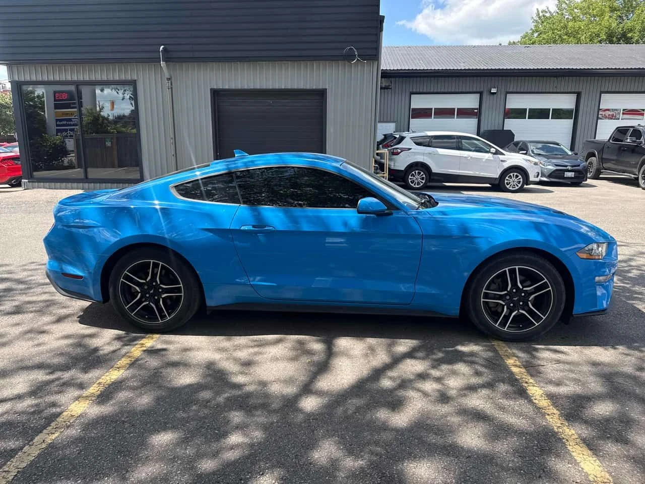 Ford Mustang EcoBoost | АВТОКРЕДИТ БЕЗ ПЪРВОНАЧАЛНА ВНОСКА | , снимка 3 - Автомобили и джипове - 55432625