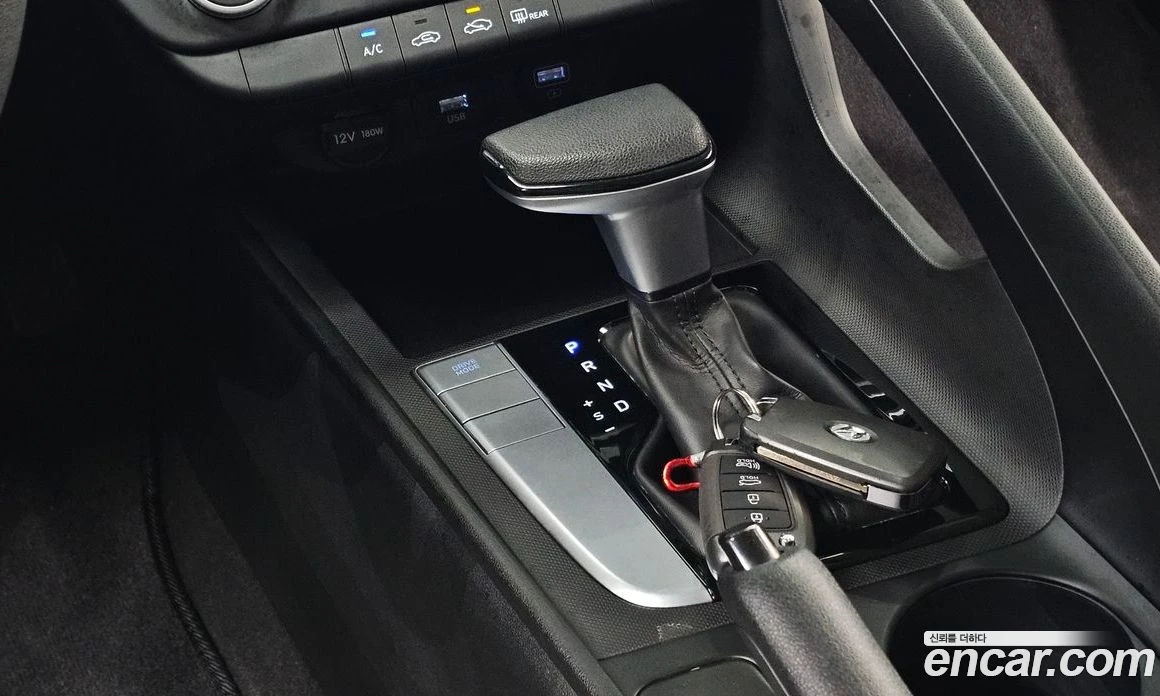 Hyundai Elantra 1.6 Smart, снимка 9 - Автомобили и джипове - 55676642