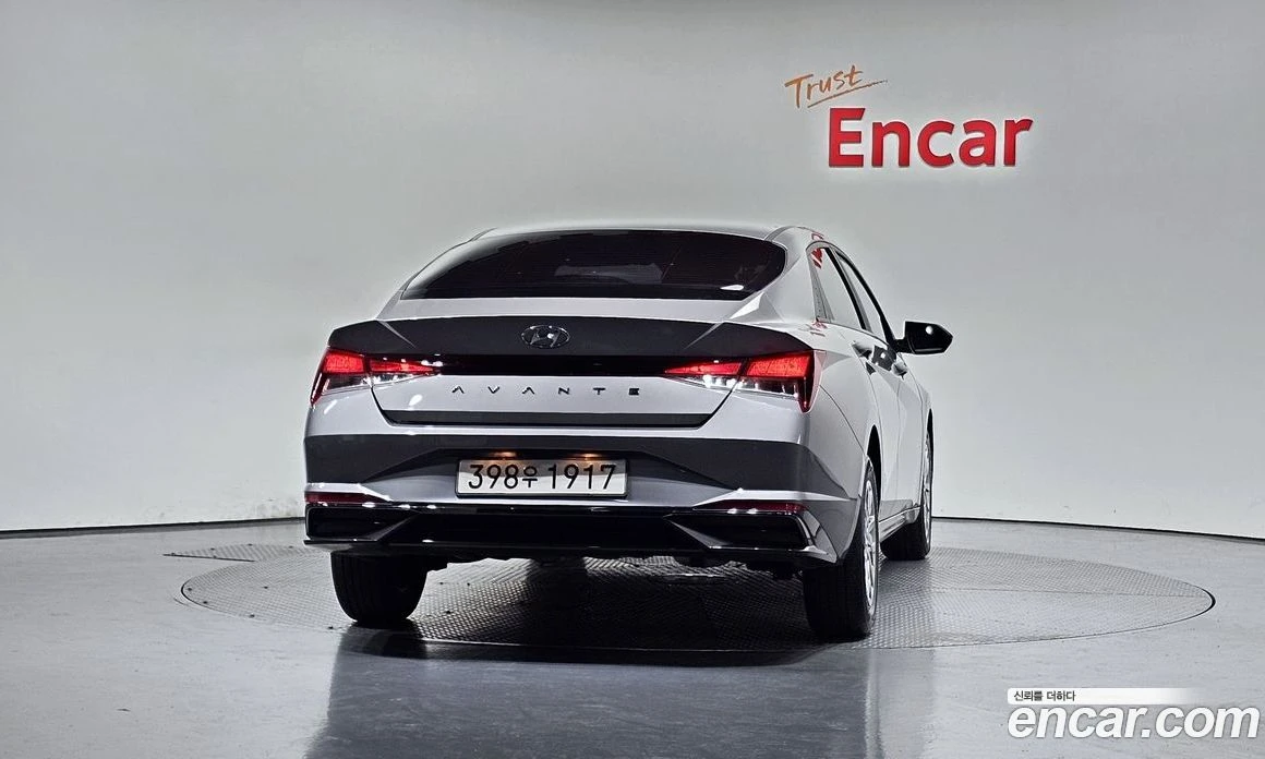 Hyundai Elantra 1.6 Smart, снимка 4 - Автомобили и джипове - 55676642