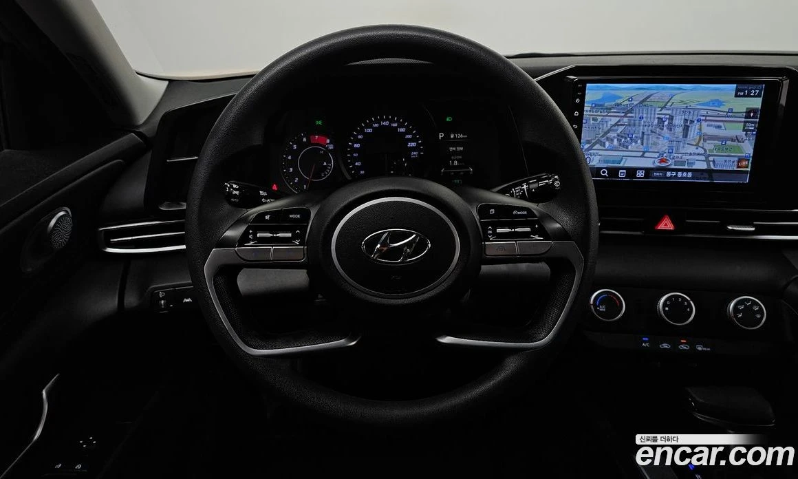 Hyundai Elantra 1.6 Smart, снимка 13 - Автомобили и джипове - 55676642