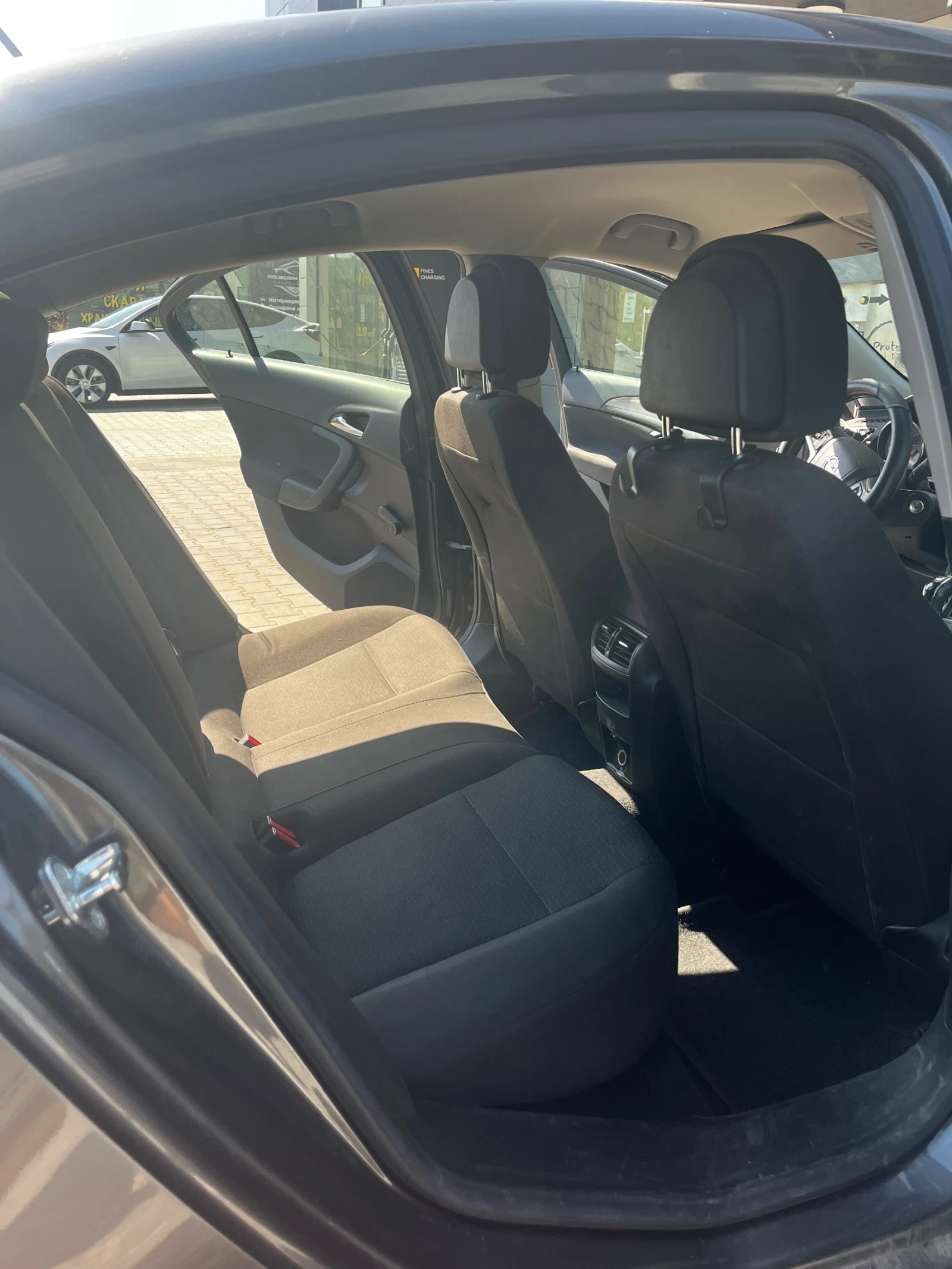 Opel Insignia, снимка 8 - Автомобили и джипове - 56112786