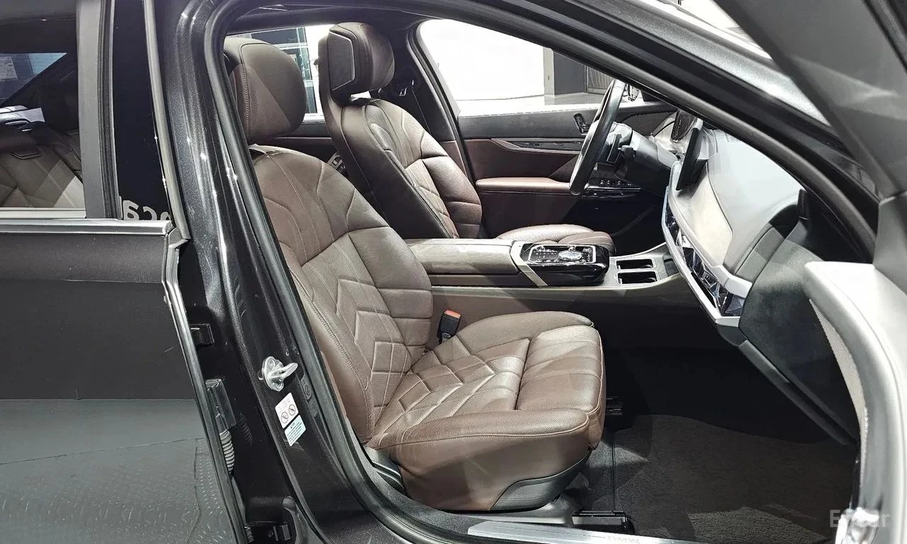 BMW 740, снимка 8 - Автомобили и джипове - 56713397