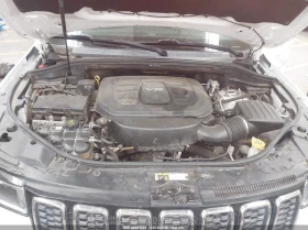 Jeep Grand cherokee 3.6l Laredo 4X2, снимка 10