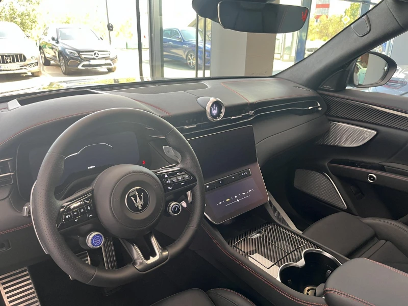 Maserati Grecale Trofeo, снимка 6 - Автомобили и джипове - 51668982