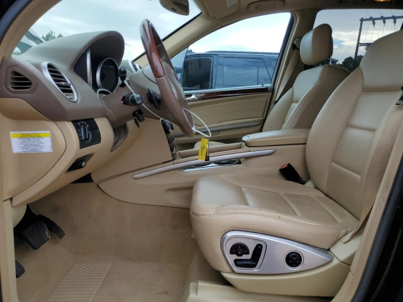 Mercedes-Benz ML 350 4MATIC / 3.5 V6 / Кожа / Панорама / ПОДГРЕВ /, снимка 7 - Автомобили и джипове - 52003634