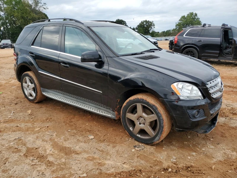 Mercedes-Benz ML 350 4MATIC / 3.5 V6 / Кожа / Панорама / ПОДГРЕВ /, снимка 3 - Автомобили и джипове - 52003634
