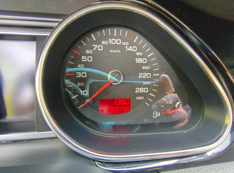 Audi Q7 4.2 TDI, снимка 8 - Автомобили и джипове - 52111687