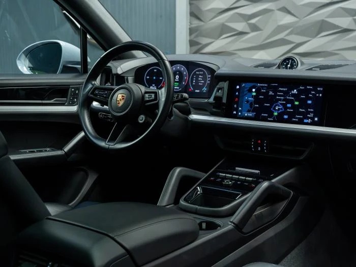 Porsche Cayenne E-HYBRID* BOSE* 360*  PANO* , снимка 13 - Автомобили и джипове - 56177380