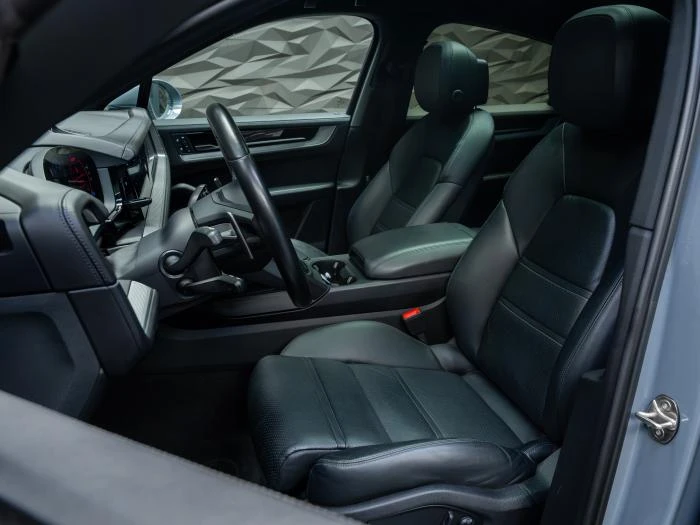 Porsche Cayenne E-HYBRID* BOSE* 360*  PANO* , снимка 7 - Автомобили и джипове - 56177380